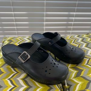 Dansko *New* Mary Jane Clog Mule Black